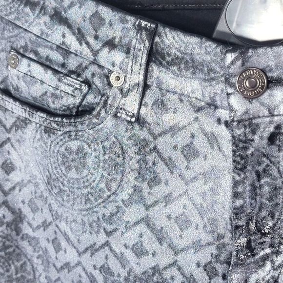 7 for all mankind Metallic Printed Black/Silver Skinny Jeans 27 NWOT - Picture 3 of 8